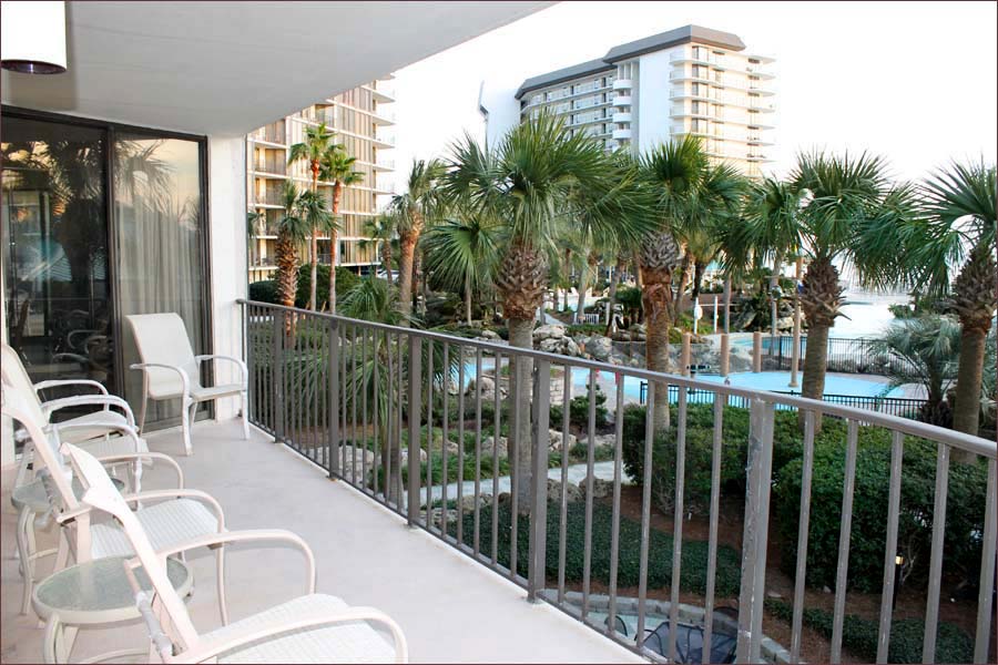 Edgewater Beach Resort 1st Floor 3 bedroom, 3 bath family condo by the swimming pool