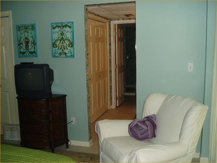 Panama City Beach rentals, gorgeous master bedroom suite in this luxury private condo for rent by owner.