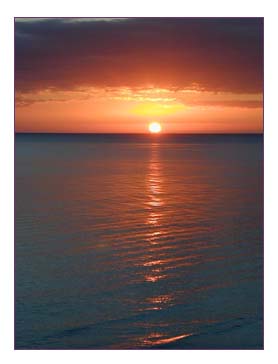 Execellent snowbird extended stay condo the quiet walk to all location is perfect for Panama City Beach winter season long term accommodations