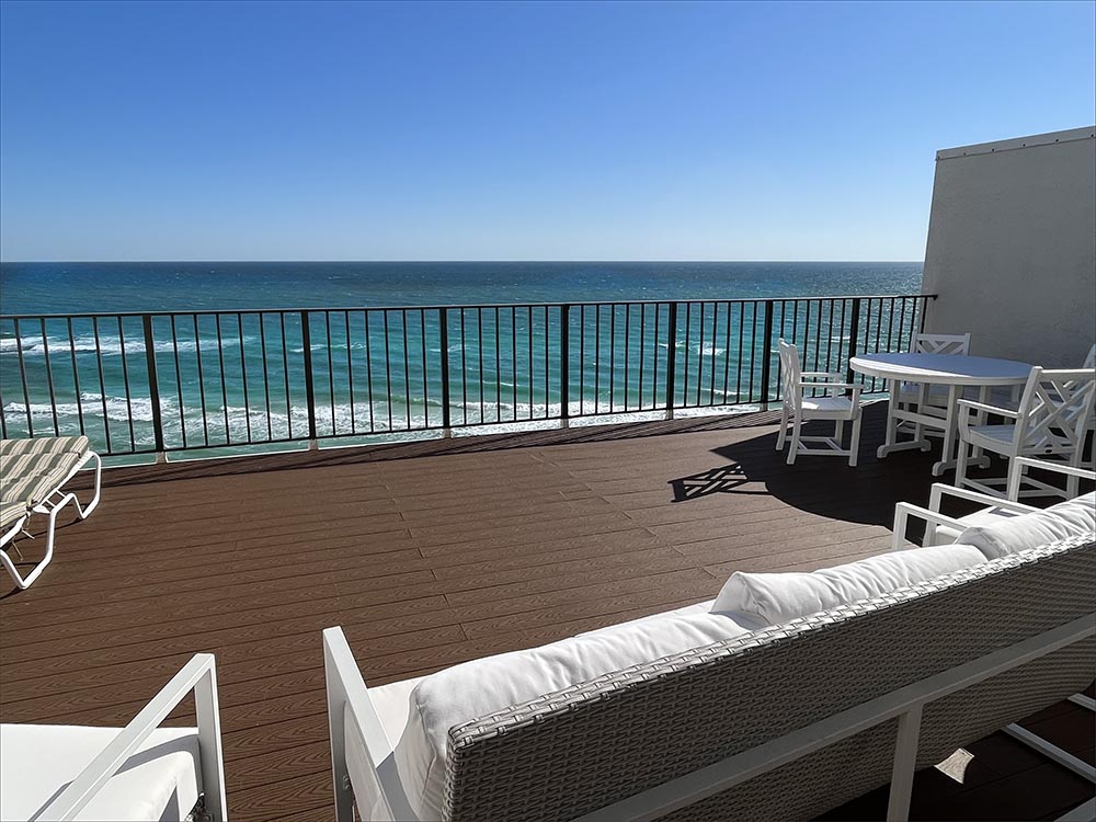 Penthouse deck with breathtaking gulf and beach views.