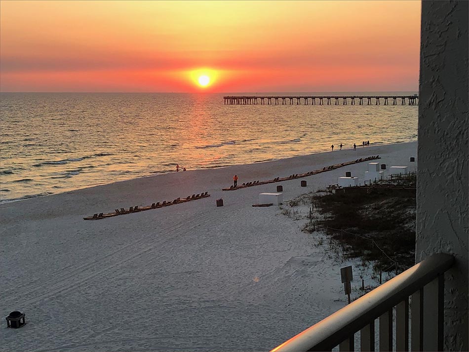 Sunset on the Gulf of Mexico 1 bedroom 2 bath Panama City Beach condo for rent by owner.
