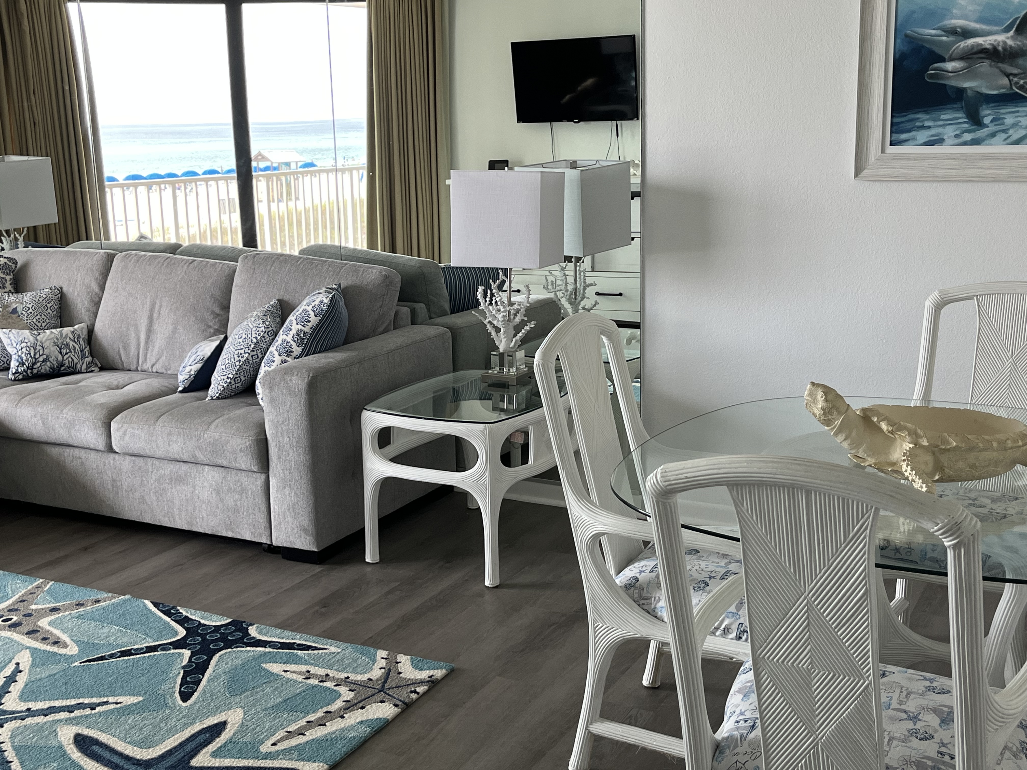 Panama City Beach 1 bedroom condo, beautifully furnished.