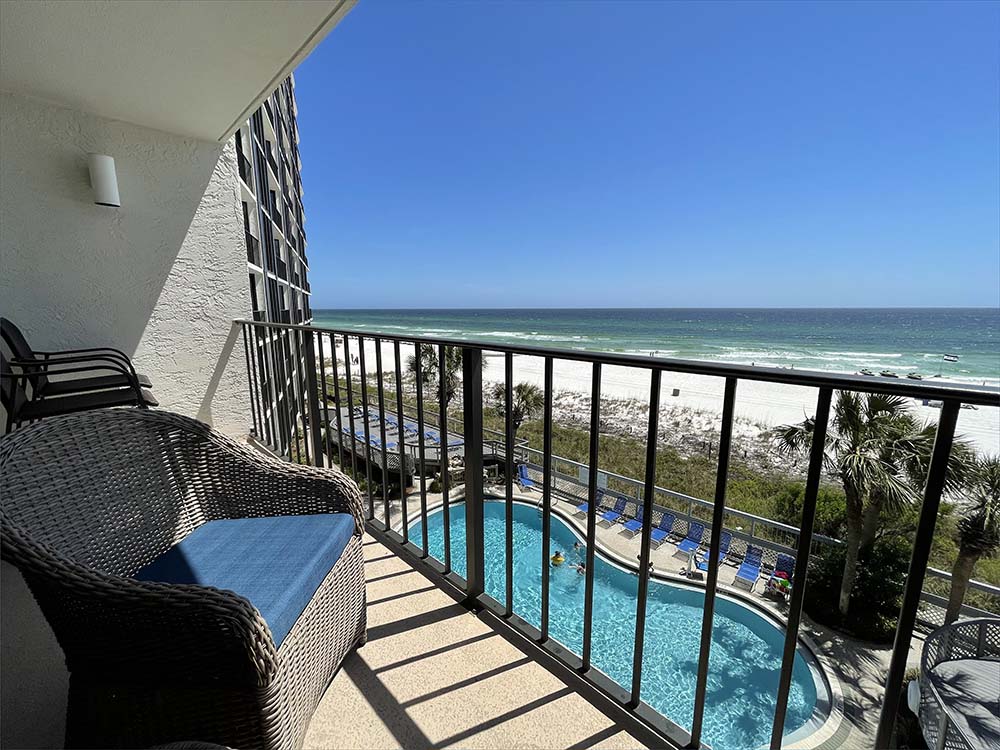 1-Bedroom Beach and Pool front condo for rent in Tower III Edgewater Beach Resort, Panama City Beach.