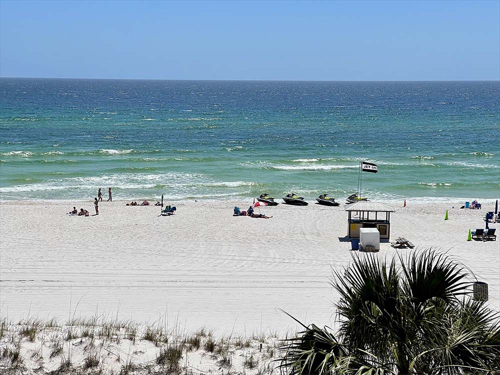 Breathtaking views of the Gulf, beach and sunning areas.