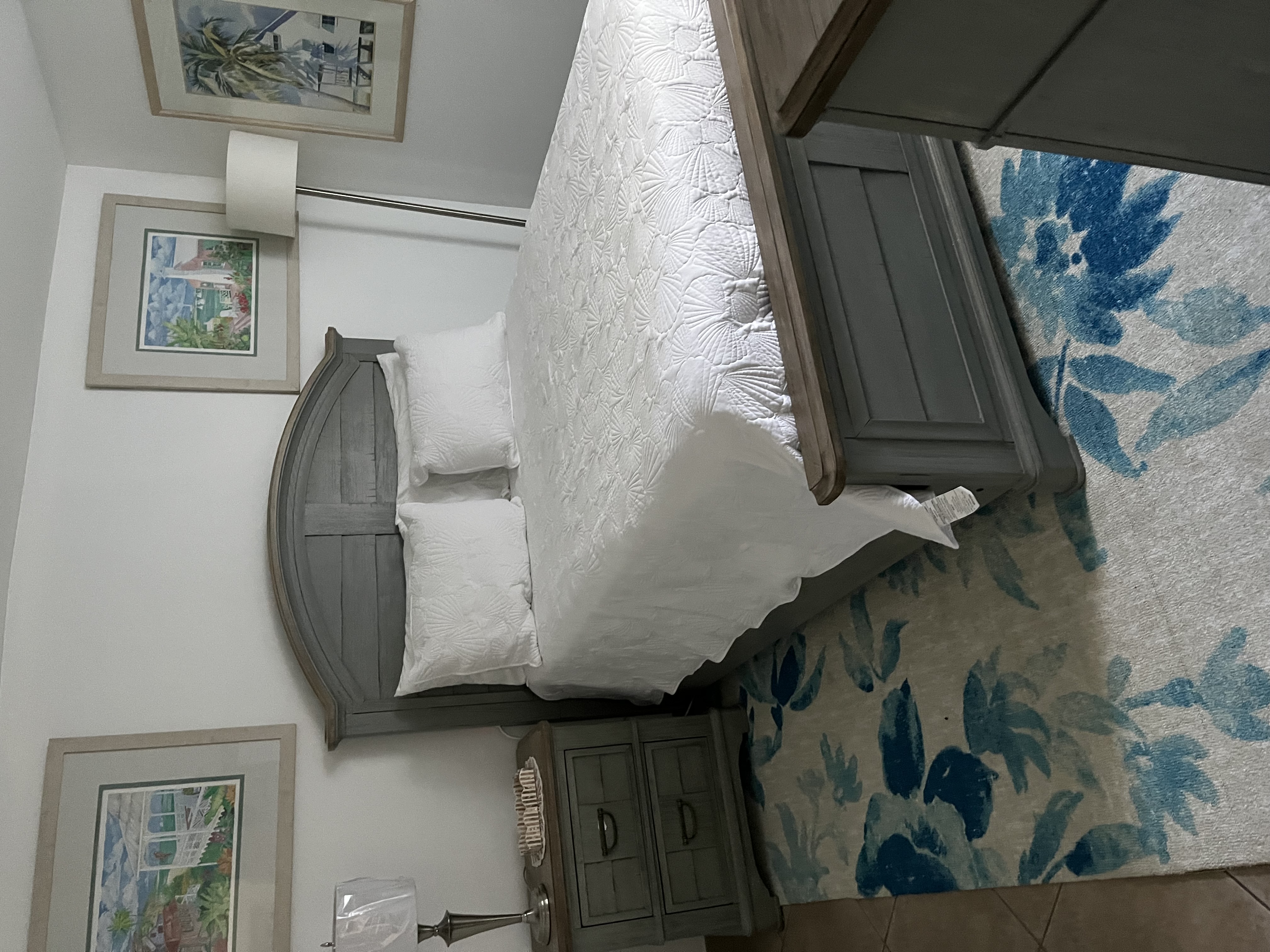 The guest room includes 2 queen sized beds.