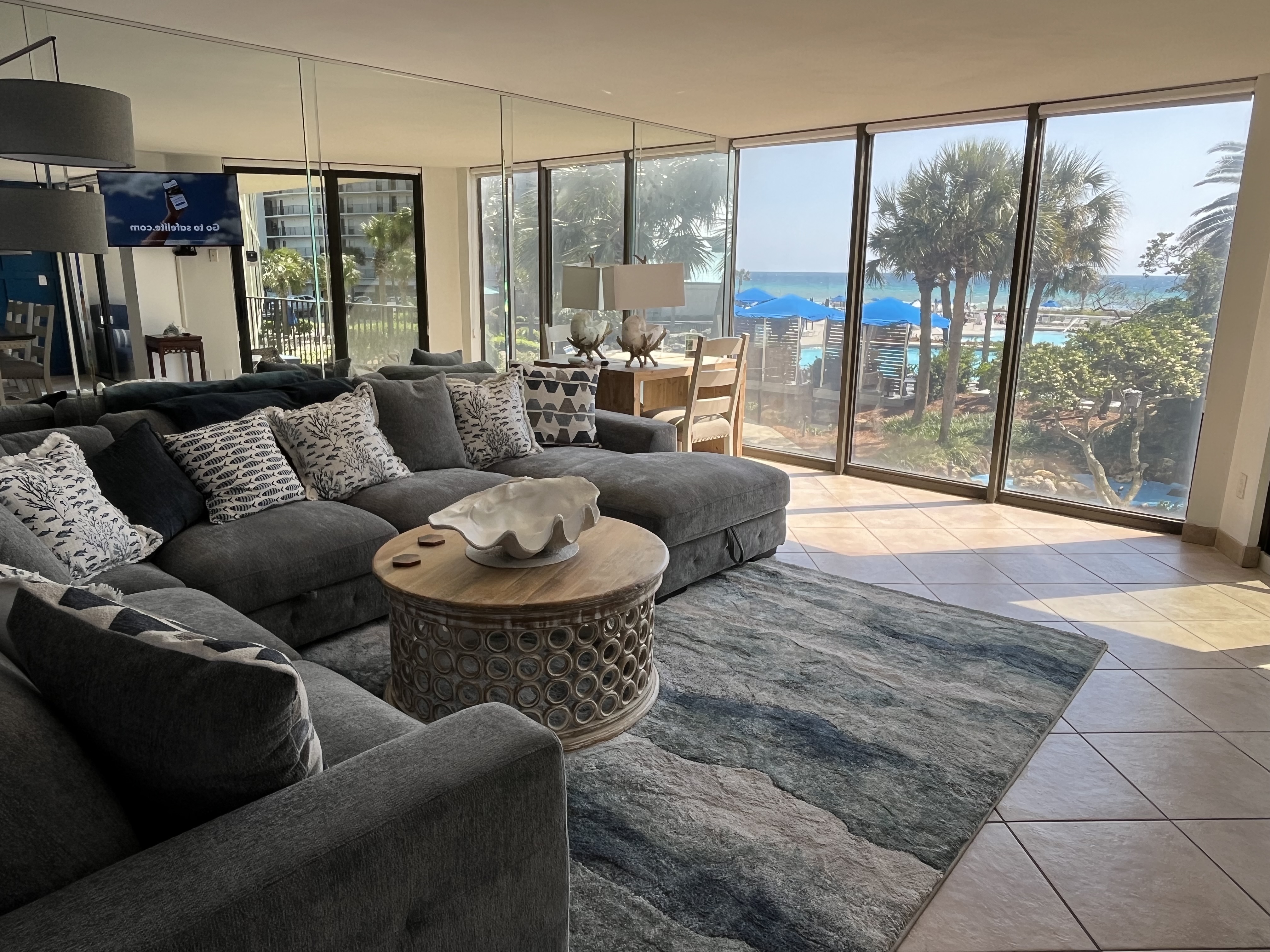 Overlooking the Gulf this beautiful 2 bedroom 2 bath Panama City Beach condo is for rent by private owner.