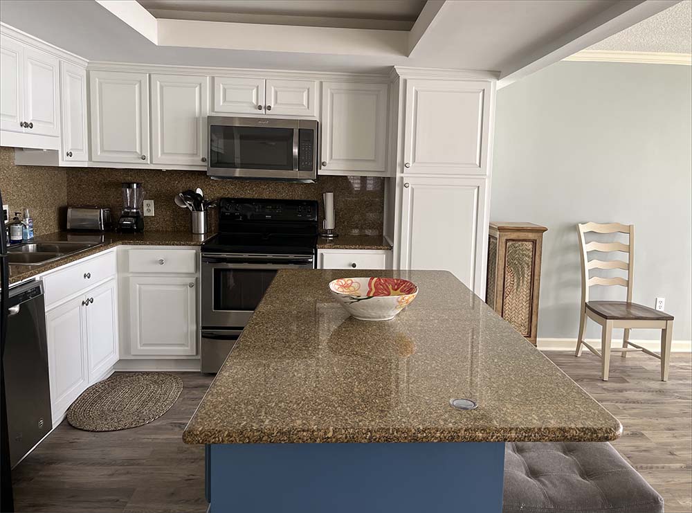 Fully equipped kitchen with all new granite countertops.