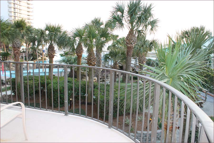 Private access to the large wrapping deck overlooking the pool and sea breezes