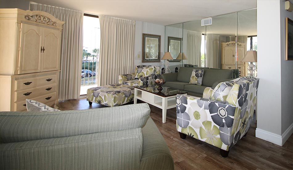 Comfortable private gulffront condo for rent in Panama City Beach Sleeps 8-10.