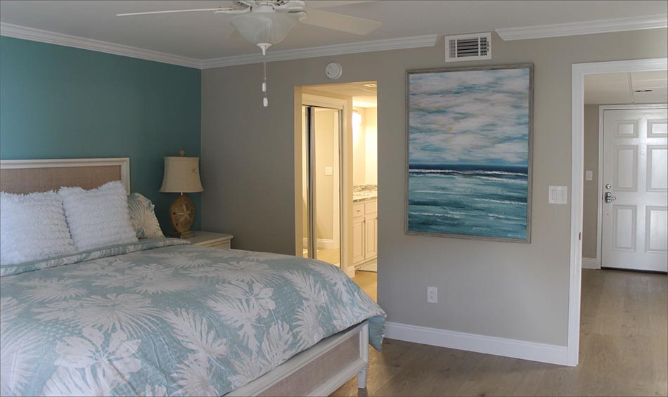 Breathtaking sunsets from your king sized master bedroom right at the edge of the Emerald Coast.