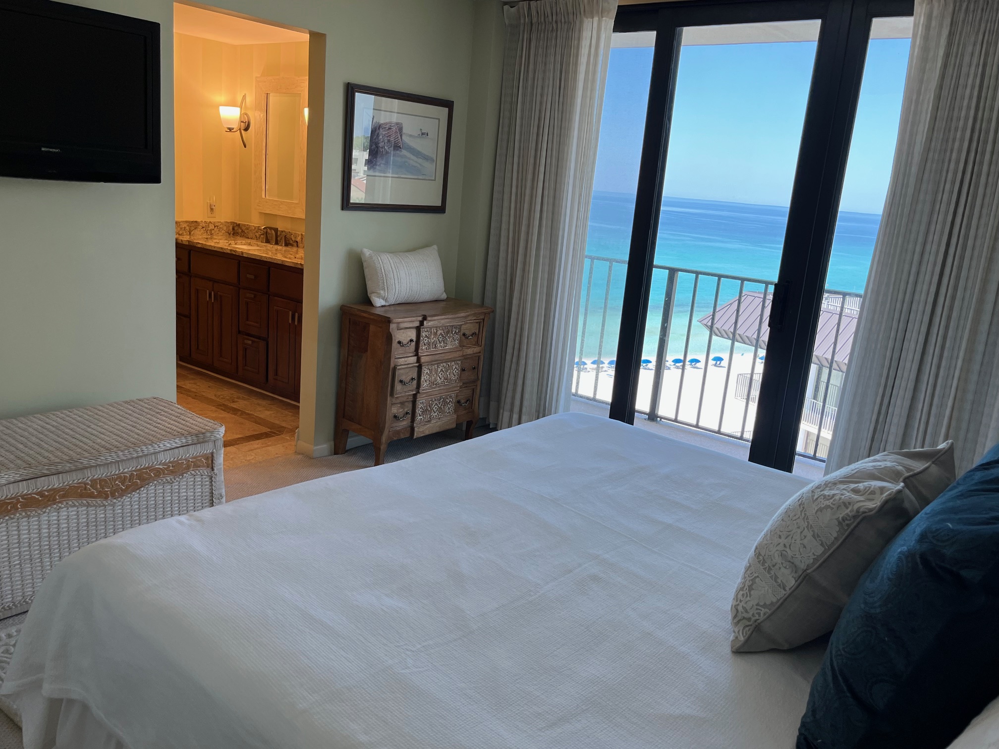 Master bedroom features an en-suite bathroom garden tub with shower.