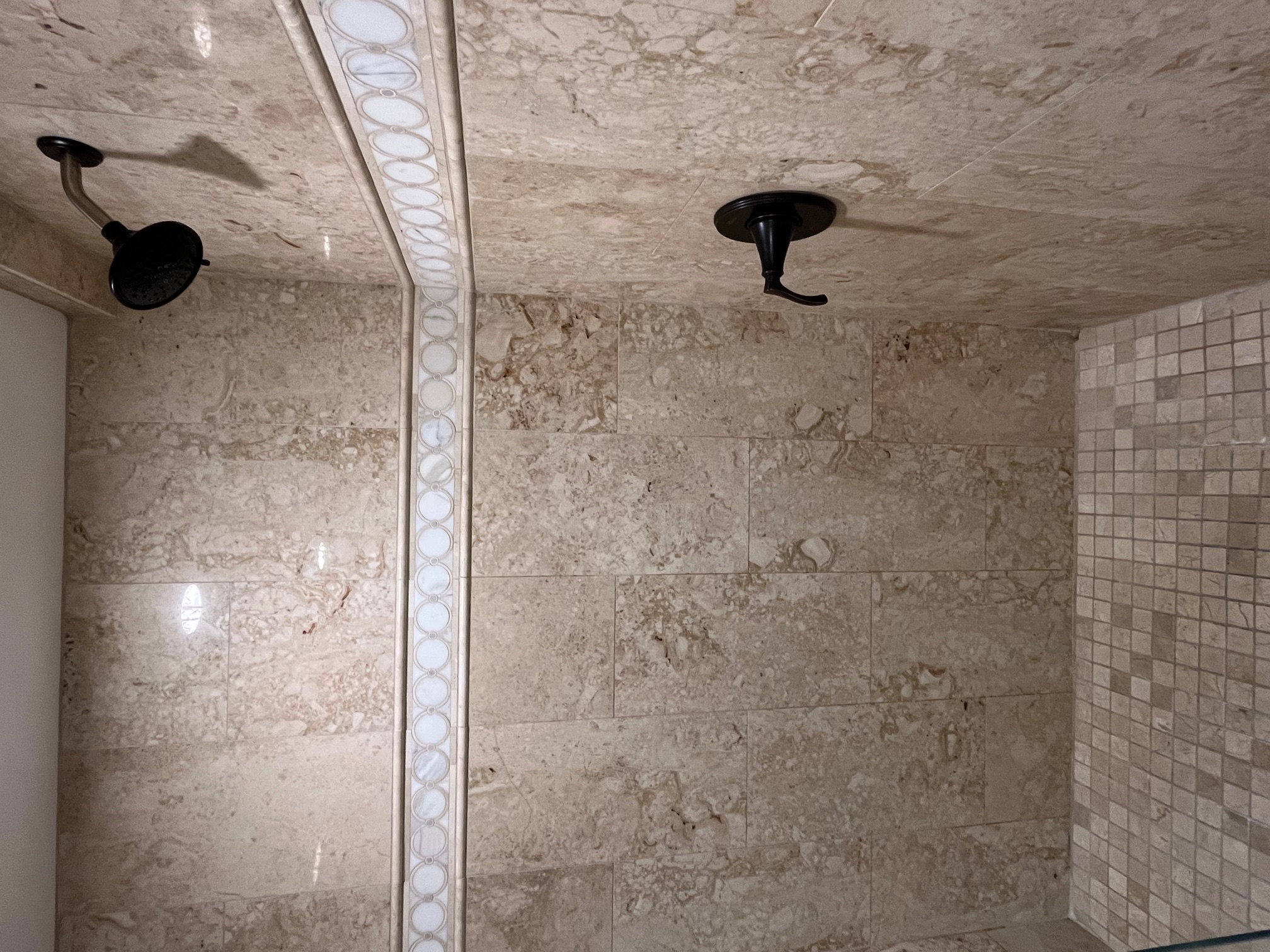 Large 2 bedroom Panama City Beach condo for rent by owner1 queen bed in the 2nd guestroom.