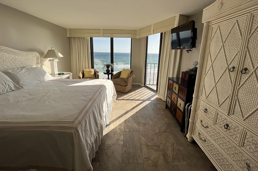 Master bedroom with Gulf views, flat screen and full, private bathroom.
