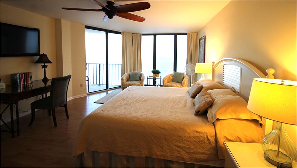 Edgewater penthouse with personal balcony access, ensuite bathroom and private flat screen TV/Entertainment center.